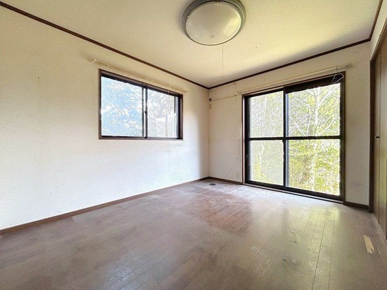 detached 兵庫県宝塚市泉町24-13 ジャルダン宝塚六番館 201号室