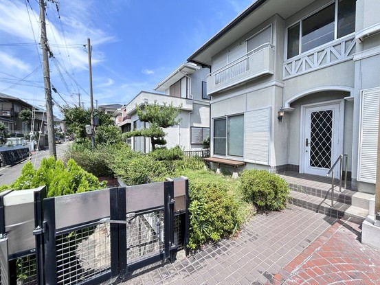 detached 兵庫県宝塚市泉町24-13 ジャルダン宝塚六番館 201号室