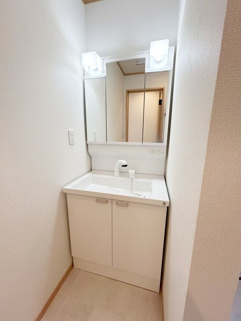 detached 長野県諏訪市沖田町１丁目96-2 広瀬橋Sビル A・B号室