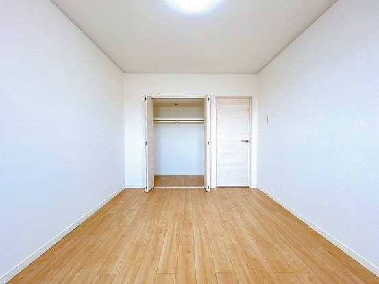 apartment 愛知県豊田市生駒町大坪17番地 キングスコート豊田生駒 1階