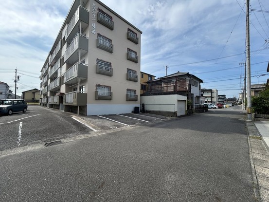 apartment 愛知県豊田市生駒町大坪17番地 キングスコート豊田生駒 1階