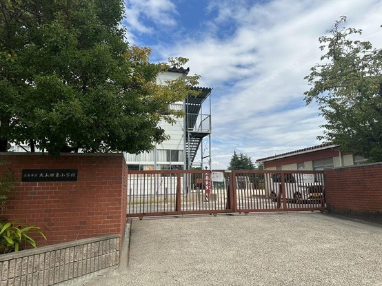 apartment 三重県四日市市西坂部町3800番地の1 1階
