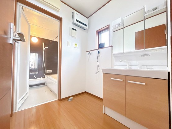 detached 三重県四日市市西坂部町3800番地の1 1階