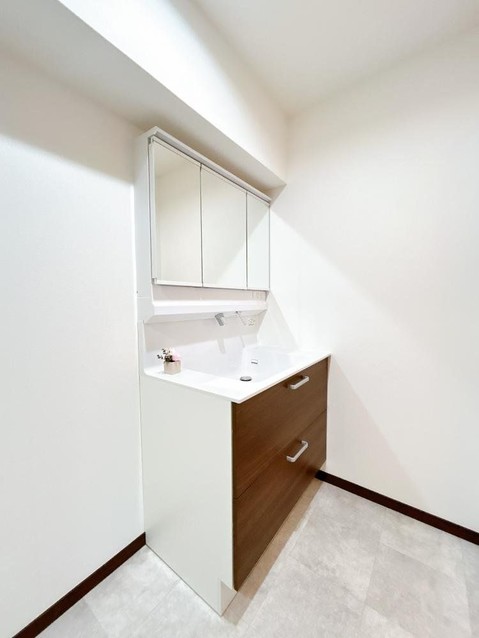 apartment 三重県四日市市西坂部町3800番地の1 1階