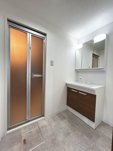 apartment 三重県四日市市西坂部町3800番地の1 1階
