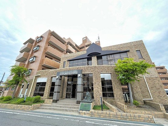 apartment 三重県四日市市西坂部町3800番地の1 1階