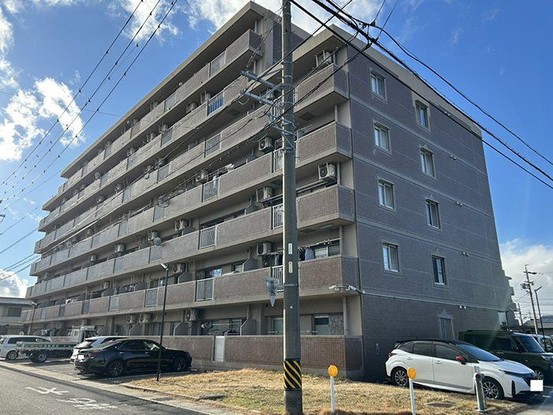 apartment 三重県四日市市西坂部町3800番地の1 1階