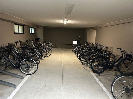 apartment 三重県四日市市西坂部町3800番地の1 1階