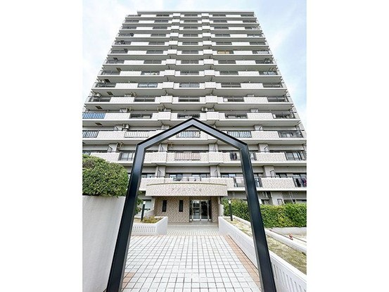 apartment 三重県四日市市西坂部町3800番地の1 1階