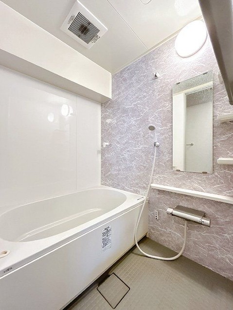 apartment 三重県四日市市西坂部町3800番地の1 1階