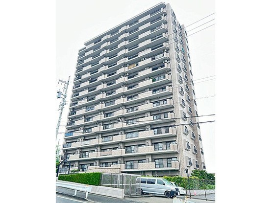 apartment 三重県四日市市西坂部町3800番地の1 1階