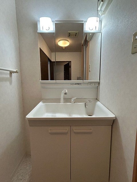 apartment 三重県四日市市西坂部町3800番地の1 1階