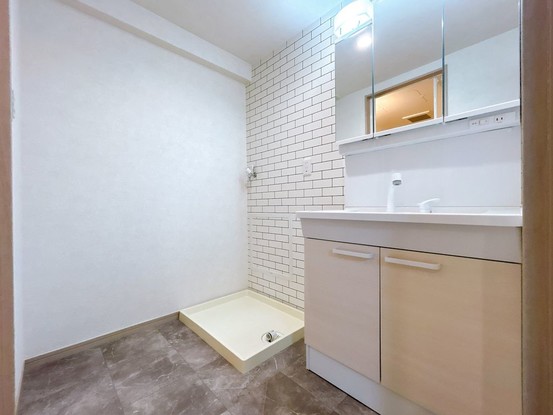 apartment 三重県四日市市西坂部町3800番地の1 1階