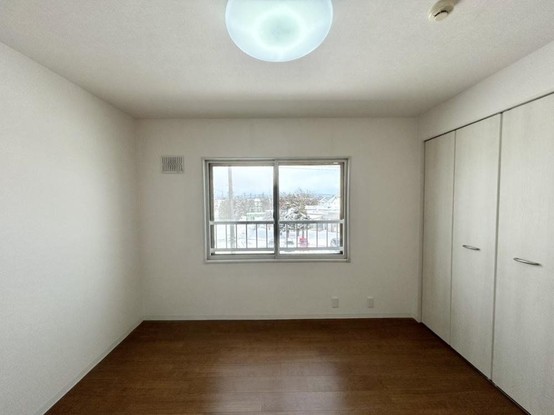 apartment 北海道札幌市白石区北郷一条１丁目5番13号