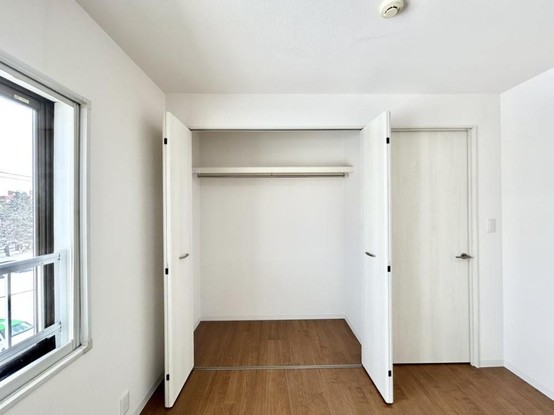 apartment 北海道札幌市白石区北郷一条１丁目5番13号