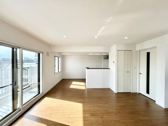 apartment 北海道札幌市白石区北郷一条１丁目5番13号