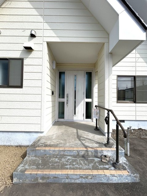 detached 北海道苫小牧市緑町１丁目22番2号 緑町事務所・店舗（向かって左側）