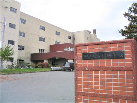 detached 北海道苫小牧市緑町１丁目22番2号 緑町事務所・店舗（向かって左側）