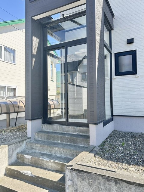 detached 北海道苫小牧市緑町１丁目22番2号 緑町事務所・店舗（向かって左側）