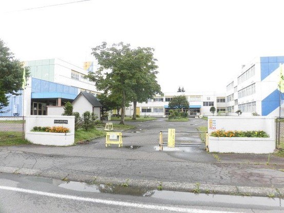 detached 北海道苫小牧市緑町１丁目22番2号 緑町事務所・店舗（向かって左側）