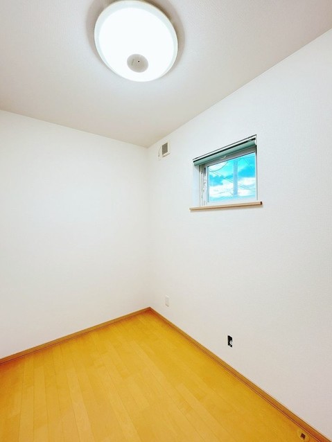 detached 北海道苫小牧市緑町１丁目22番2号 緑町事務所・店舗（向かって左側）