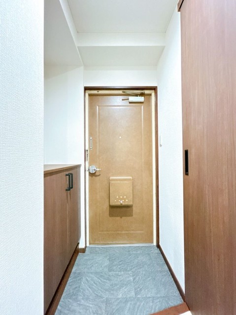 apartment 北海道苫小牧市緑町１丁目22番2号 緑町事務所・店舗（向かって左側）