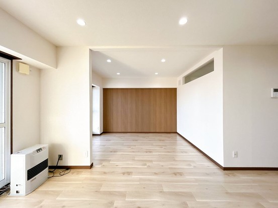 apartment 北海道苫小牧市緑町１丁目22番2号 緑町事務所・店舗（向かって左側）