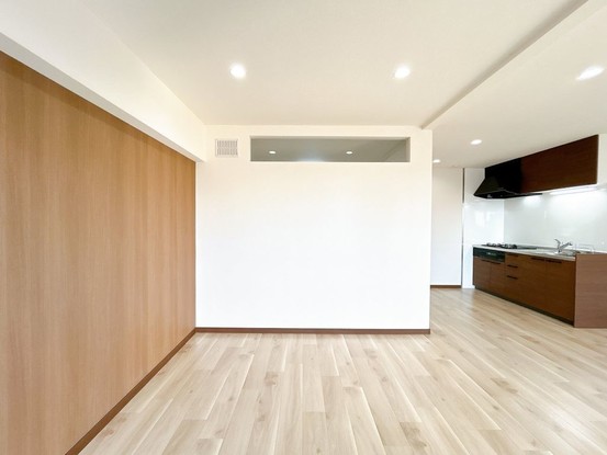 apartment 北海道苫小牧市緑町１丁目22番2号 緑町事務所・店舗（向かって左側）