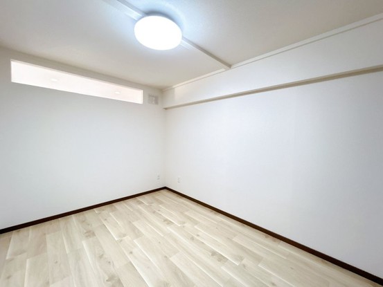 apartment 北海道苫小牧市緑町１丁目22番2号 緑町事務所・店舗（向かって左側）