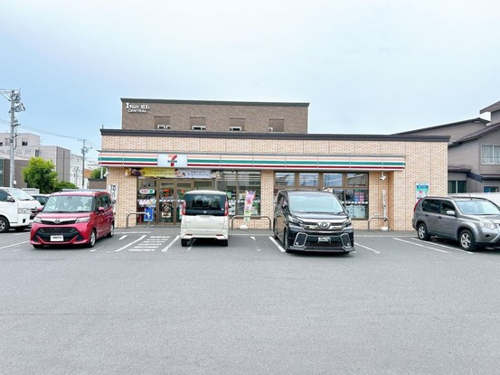 apartment 北海道苫小牧市緑町１丁目22番2号 緑町事務所・店舗（向かって左側）