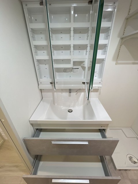 apartment 東京都中央区日本橋２丁目3-4 日本橋プラザビル6階