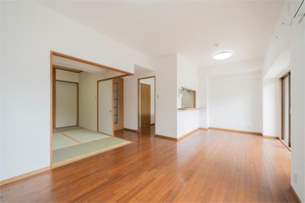 apartment 三重県四日市市諏訪栄町７番３４号 近鉄百貨店２階