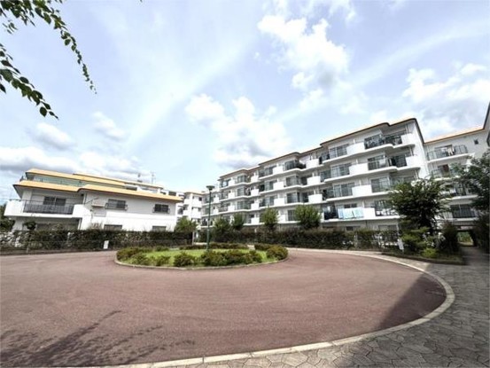apartment 京都府宇治市広野町西裏１－１６ サンマルシェ大久保１Ｆ