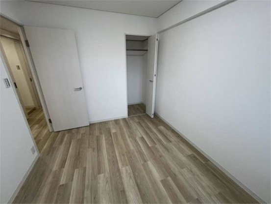 apartment 京都府宇治市広野町西裏１－１６ サンマルシェ大久保１Ｆ