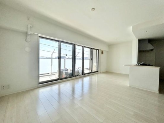 apartment 三重県津市広明町３６４番地 近鉄津駅西口・魚伝ビル１階