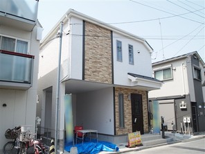 足立区西新井本町の家の外観