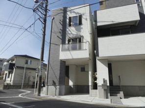 オープンライブス上社ステージの外観