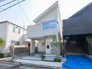 ~ニュープライス~ 世田谷区上馬5丁目 松陰神社前駅徒歩6分 全2棟の外観
