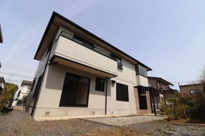 西勝山 二世帯住宅の外観