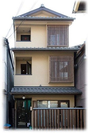 京都府京都市下京区南京極町の外観