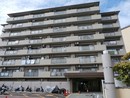 少女の赤い帽子 泉佐野松風台の外観