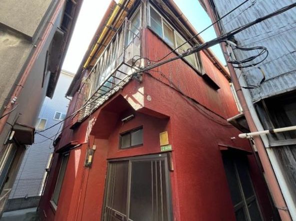 送料無料　希少　不動産は、中古一戸建てが絶対にお得で　不動産投資　戸建て購入 Amazon.co.jp: 不動産は、中古一戸建てが絶対にお得です : 高橋