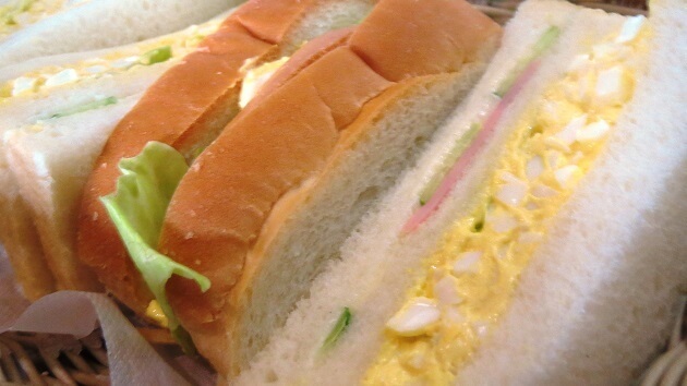 100均グッズでサンドイッチを作ろう 3月13日はサンドイッチの日 ヨムーノ