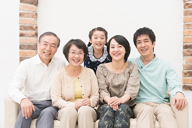 親に頼むことが多い連帯保証人は無職でもOK?