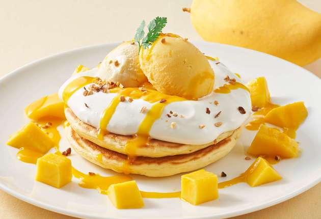 めっちゃファミレス行きたい 全長30cmタワーパフェも登場する ジョナサン マンゴー祭りだワショーイ ヨムーノ