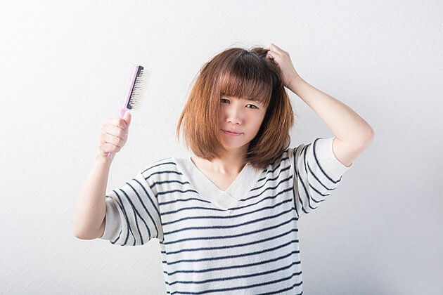 梅雨時期の湿気に負けない 髪のうねりを治す方法とは ヨムーノ