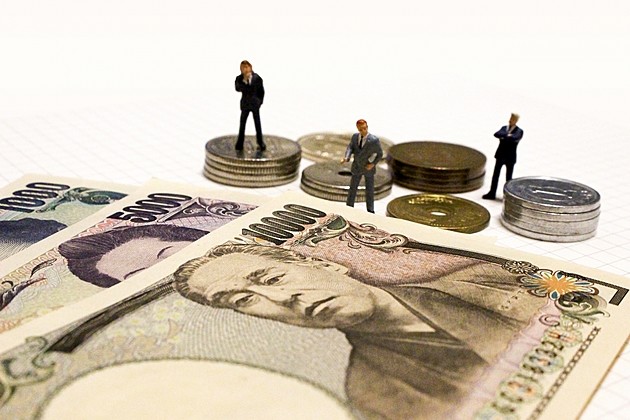消費税増税で「夫のおこづかいを減らす」妻は44%!回答には男女差も…