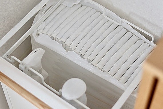 山崎実業 目隠し分別ダストワゴン トスカ 2分別 の使い方 ペット用品の収納にも使える ヨムーノ