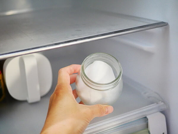 冷蔵庫の片隅に 重曹 を置くだけ ほったら家事 の意外とすごい効果とは ヨムーノ