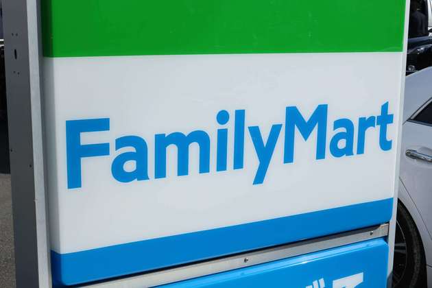 ファミリーマート 人気の定番パン2選 メロンパン カレーパン がリニューアル ヨムーノ